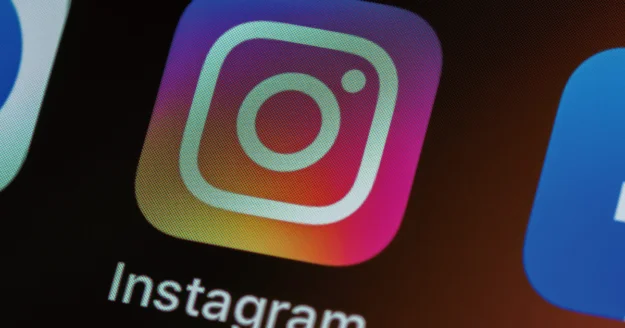 Instagram広告　年末商戦　サイバー5